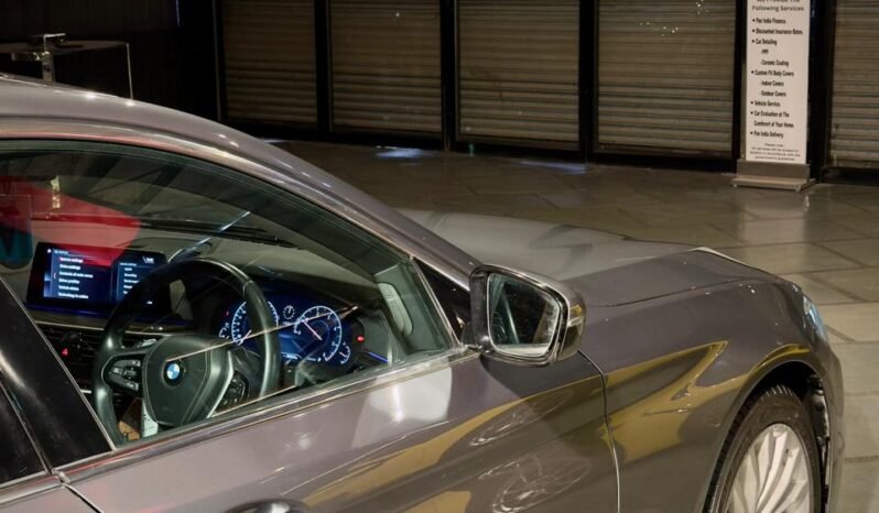 
								BMW 520d Luxury Line full									