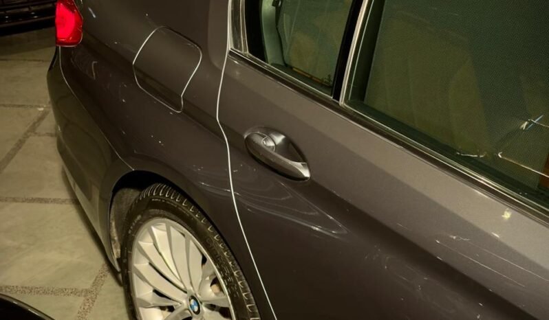 
								BMW 520d Luxury Line full									
