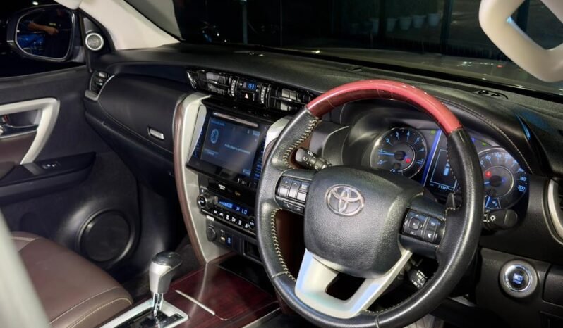 
								Toyota Fortuner 2.7 Petrol AT 4×2 full									