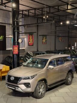 
										Toyota Fortuner 2.7 Petrol AT 4×2 full									