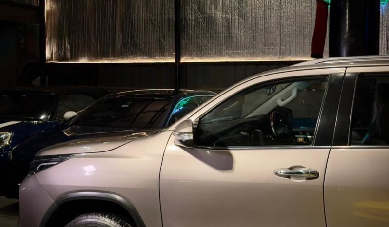 
								Toyota Fortuner 2.7 Petrol AT 4×2 full									