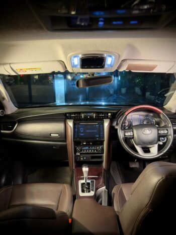 Toyota Fortuner 2.7 Petrol AT 4×2