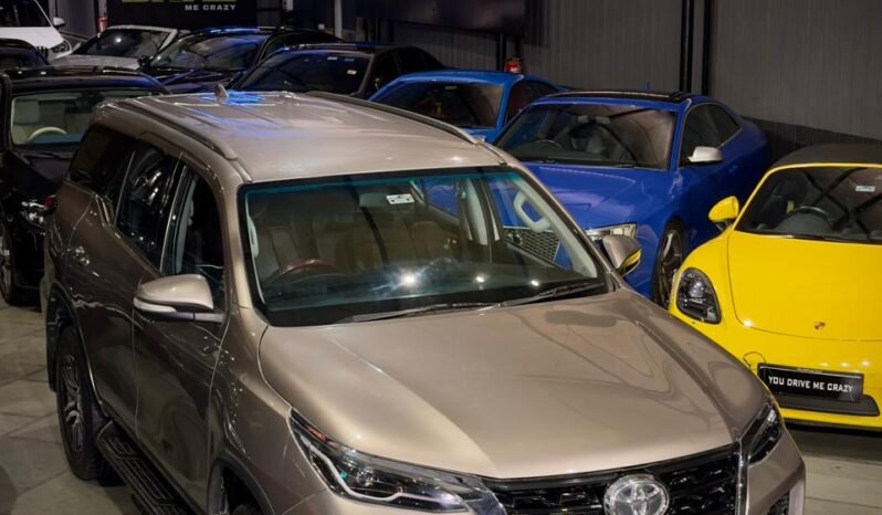 
								Toyota Fortuner 2.7 Petrol AT 4×2 full									