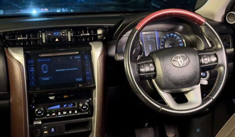 
								Toyota Fortuner 2.7 Petrol AT 4×2 full									