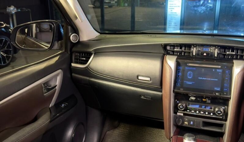 
								Toyota Fortuner 2.7 Petrol AT 4×2 full									