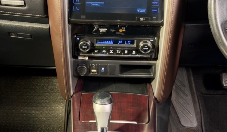
								Toyota Fortuner 2.7 Petrol AT 4×2 full									