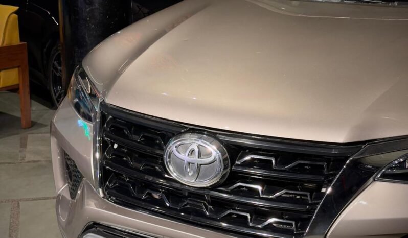 
								Toyota Fortuner 2.7 Petrol AT 4×2 full									