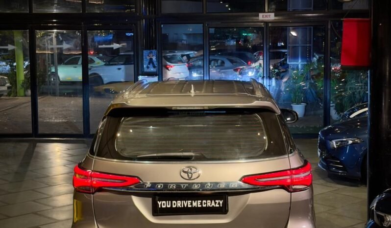 
								Toyota Fortuner 2.7 Petrol AT 4×2 full									