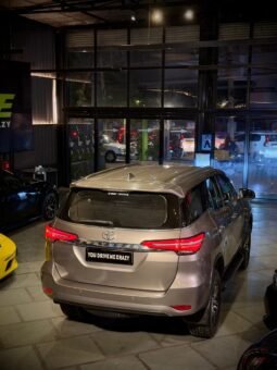 
										Toyota Fortuner 2.7 Petrol AT 4×2 full									