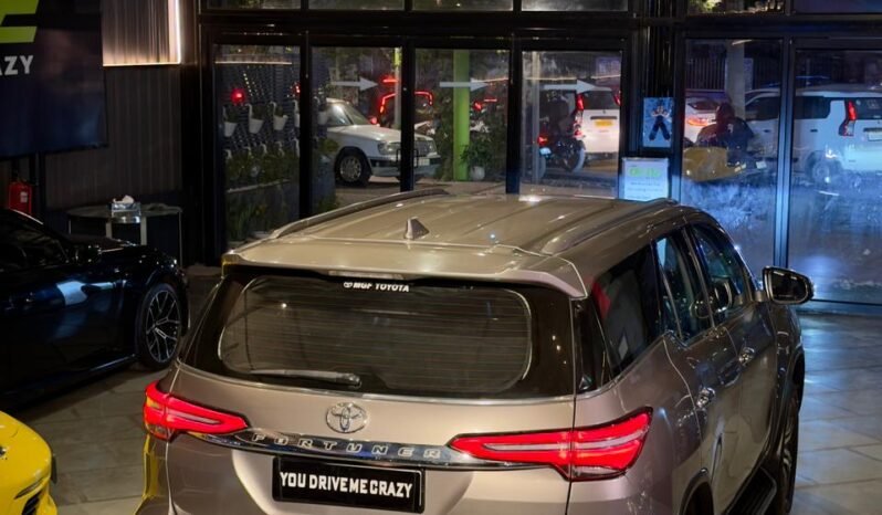 
								Toyota Fortuner 2.7 Petrol AT 4×2 full									