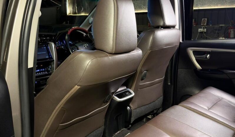 
								Toyota Fortuner 2.7 Petrol AT 4×2 full									