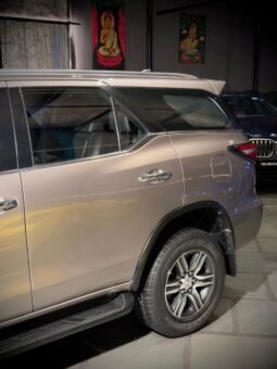
										Toyota Fortuner 2.7 Petrol AT 4×2 full									