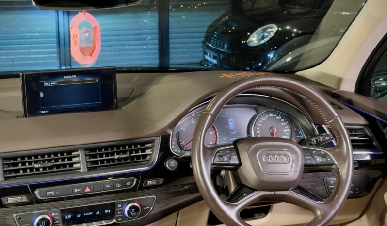 
								Audi Q7 45 TDI Quattro full									