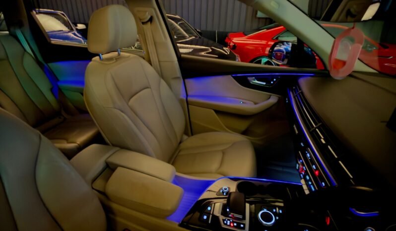 
								Audi Q7 45 TDI Quattro full									