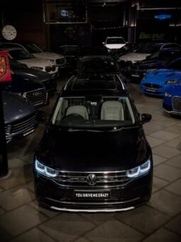 
										Volkswagen Tiguan 2.0 TSI Elegance 4Motion full									