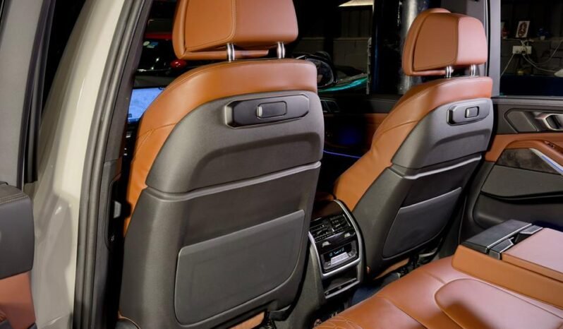 
								BMW X5 xDrive40i M Sport LCI X-Line full									