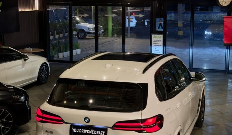 
								BMW X5 xDrive40i M Sport LCI X-Line full									