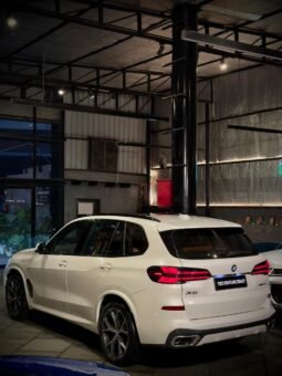 
										BMW X5 xDrive40i M Sport LCI X-Line full									