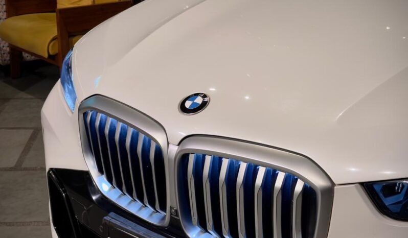 
								BMW X5 xDrive40i M Sport LCI X-Line full									