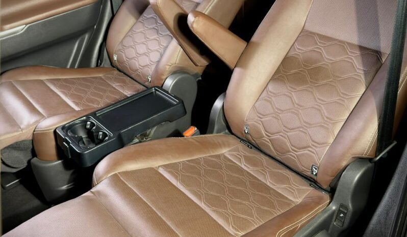 
								Toyota Innova Hycross ZX (O) Hybrid AT 6-Seater full									