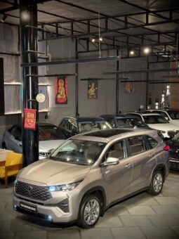 
										Toyota Innova Hycross ZX (O) Hybrid AT 6-Seater full									