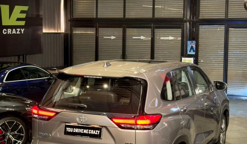 
								Toyota Innova Hycross ZX (O) Hybrid AT 6-Seater full									