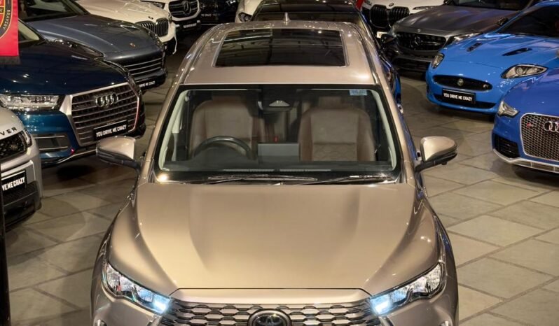 
								Toyota Innova Hycross ZX (O) Hybrid AT 6-Seater full									