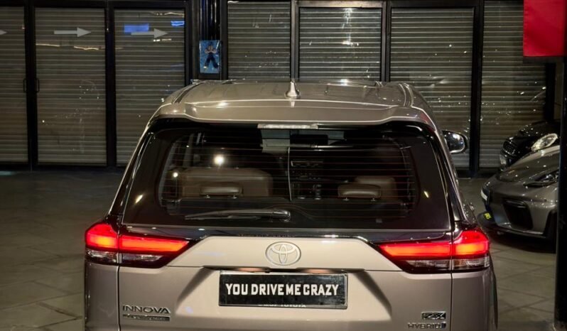 
								Toyota Innova Hycross ZX (O) Hybrid AT 6-Seater full									