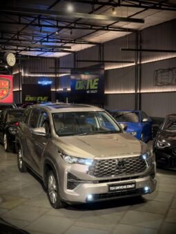 
										Toyota Innova Hycross ZX (O) Hybrid AT 6-Seater full									