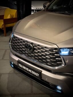 
										Toyota Innova Hycross ZX (O) Hybrid AT 6-Seater full									