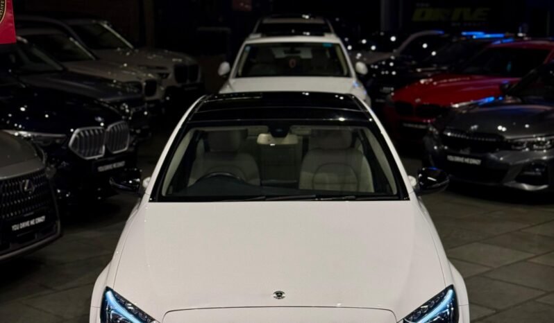 
								Mercedes-Benz C Class CGI C200 Edition C full									