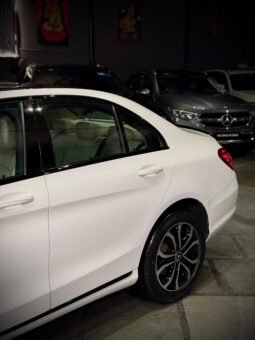 
										Mercedes-Benz C Class CGI C200 Edition C full									