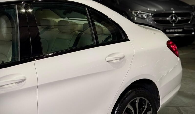 
								Mercedes-Benz C Class CGI C200 Edition C full									
