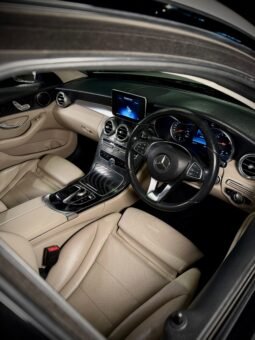 
										Mercedes-Benz C Class CGI C200 Edition C full									
