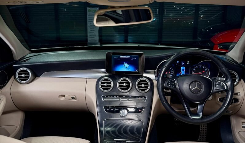 
								Mercedes-Benz C Class CGI C200 Edition C full									