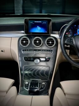 
										Mercedes-Benz C Class CGI C200 Edition C full									