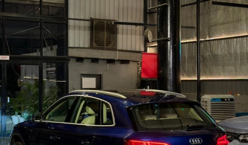 
								Audi Q5 40 TDI Quattro Premium Plus full									