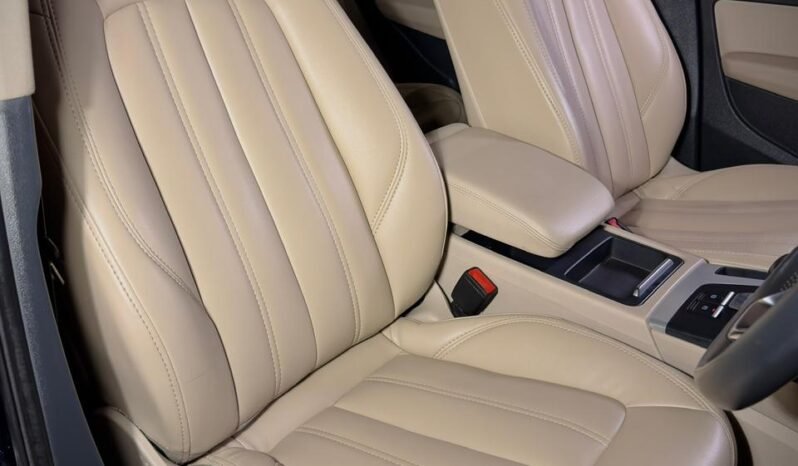 
								Audi Q5 40 TDI Quattro Premium Plus full									