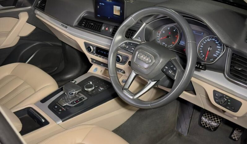 
								Audi Q5 40 TDI Quattro Premium Plus full									