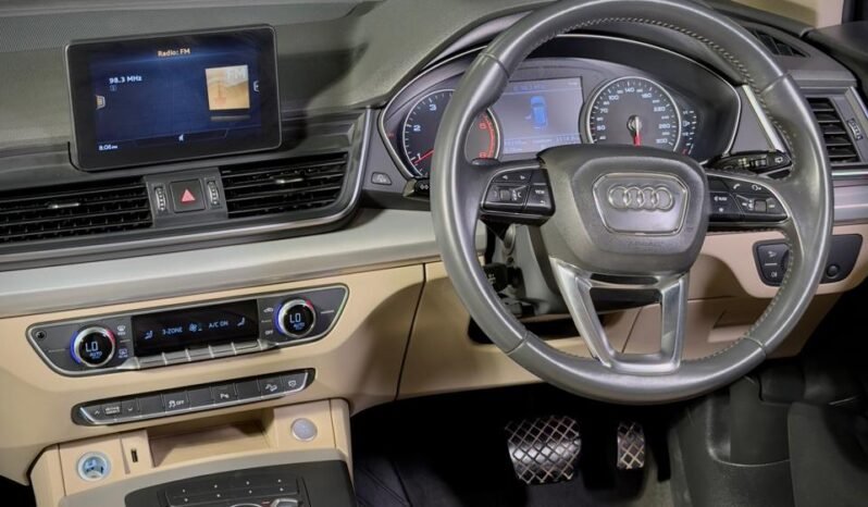 
								Audi Q5 40 TDI Quattro Premium Plus full									