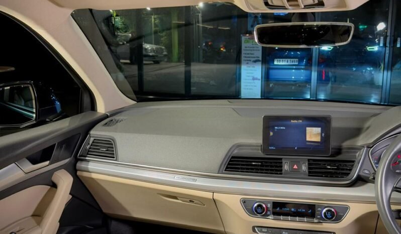 
								Audi Q5 40 TDI Quattro Premium Plus full									