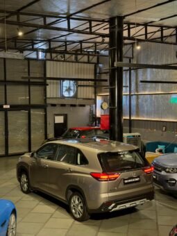 
										Toyota Innova Hycross ZX(O) Hybrid AT 6-Seater full									