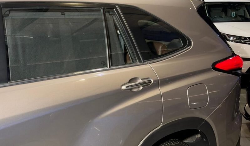 
								Toyota Innova Hycross ZX(O) Hybrid AT 6-Seater full									