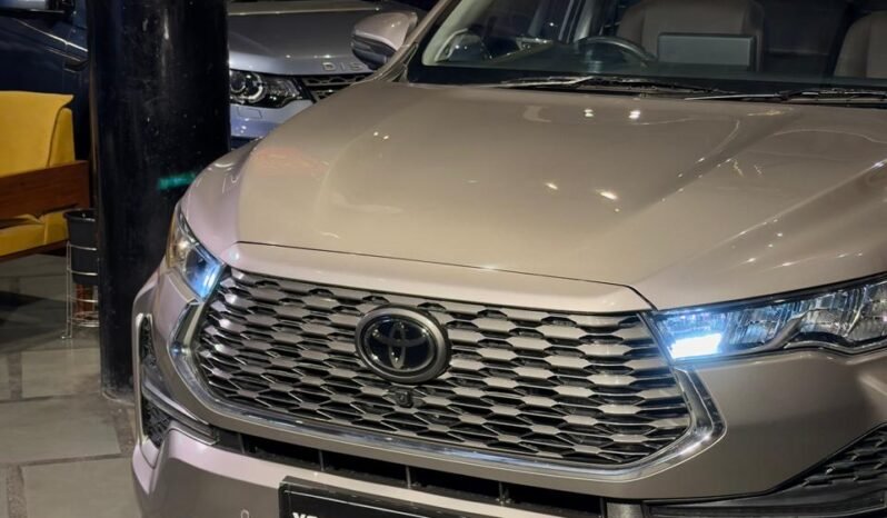 
								Toyota Innova Hycross ZX(O) Hybrid AT 6-Seater full									