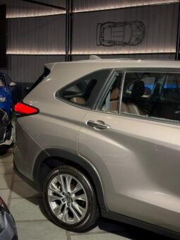 
										Toyota Innova Hycross ZX(O) Hybrid AT 6-Seater full									