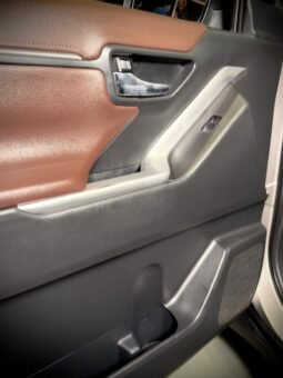 
										Toyota Innova Hycross ZX(O) Hybrid AT 6-Seater full									