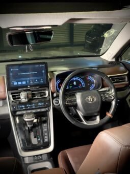 
										Toyota Innova Hycross ZX(O) Hybrid AT 6-Seater full									