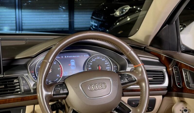 
								Audi A6 35 TFSI S Line Matrix full									