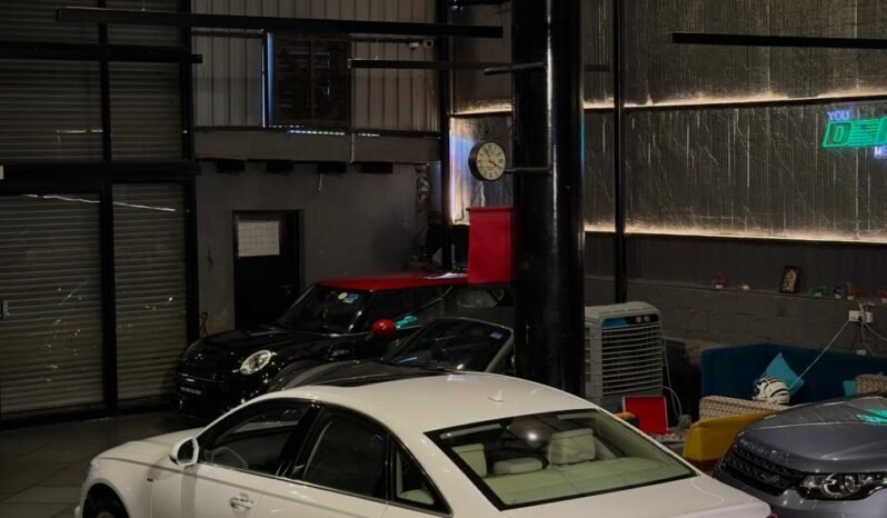 
								Audi A6 35 TFSI S Line Matrix full									