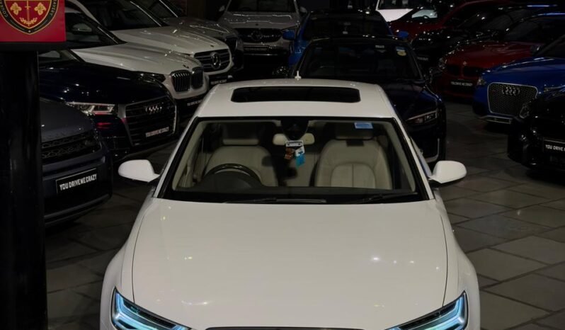 
								Audi A6 35 TFSI S Line Matrix full									
